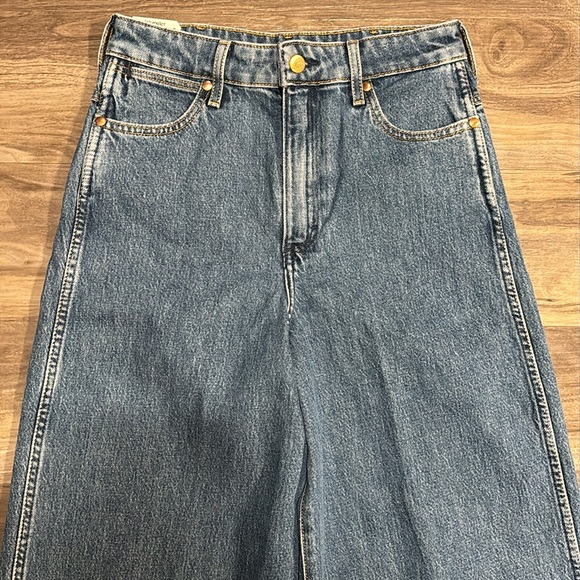 **NWT** Wrangler High Rise Barrel Jean - Picture 7 of 10